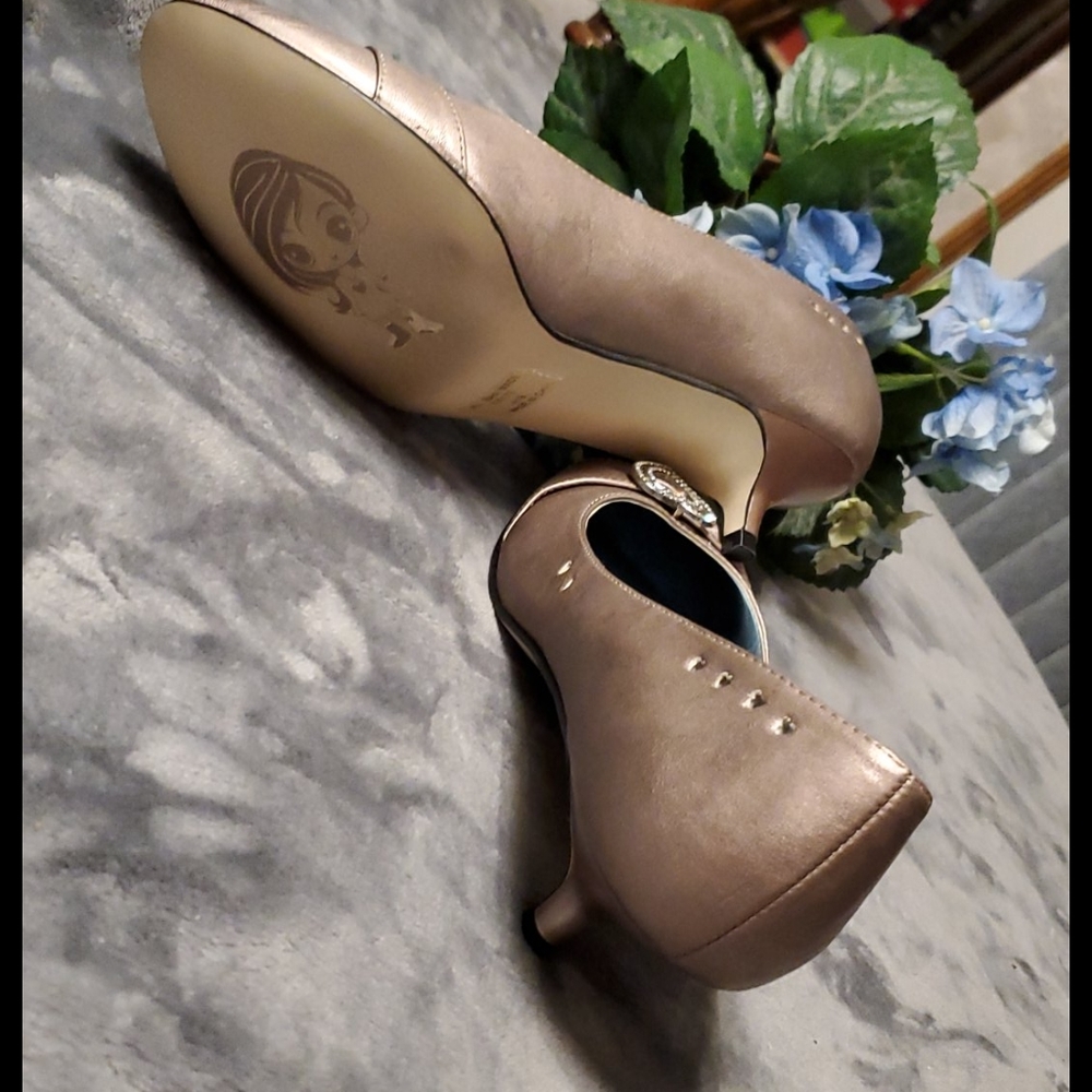 Small heels - Picture 2 of 4